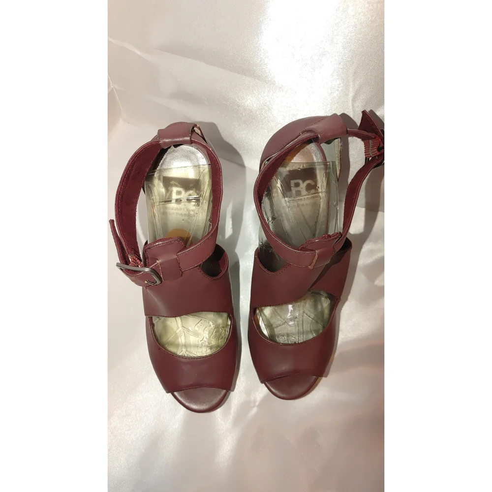 BC Footwear Leather Peep Toe Wedge Size 8